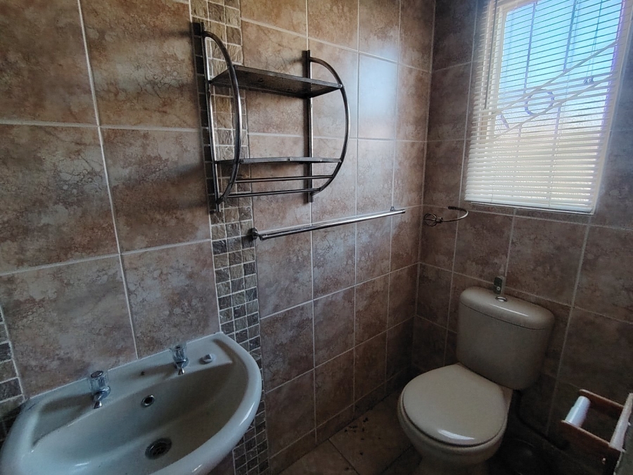 4 Bedroom Property for Sale in Mandela View Free State